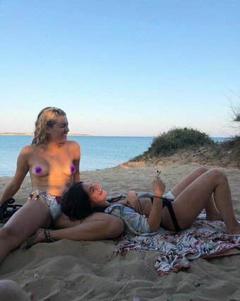 Sofia Viscardi / https: / sofia_viscardi / sofiaviscardi Nude Leaks Photo 1