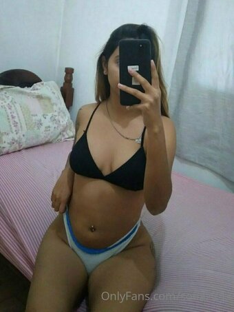 sofia2233 / sofia9__official Nude Leaks OnlyFans Photo 18