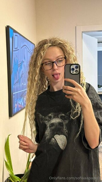 sofiaaamillerrr Nude Leaks Photo 2