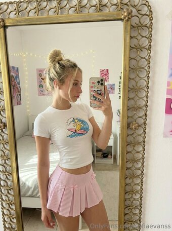 sofiaaevanss / FairyKiara / sofiaevanss Nude Leaks Photo 2