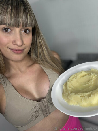 sofiaaluvx Nude Leaks Photo 5