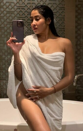 sofiaansari Nude Leaks Photo 12