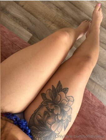 sofialuckyy / Sof / sofialucky_ Nude Leaks OnlyFans Photo 9