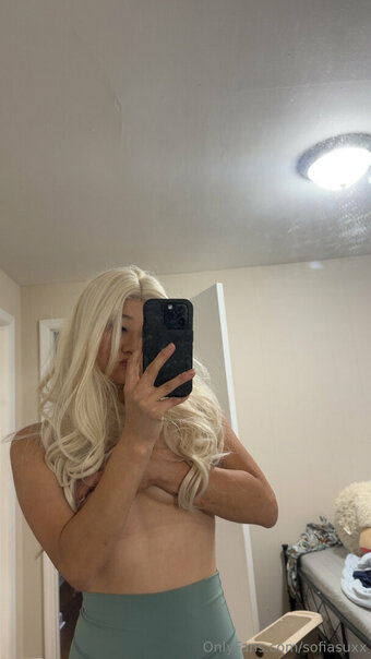 sofiasuxx Nude Leaks Photo 9