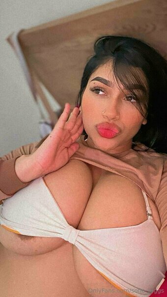 sofie_juggs Nude Leaks Photo 9