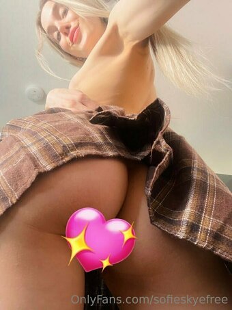 sofieskyefree Nude Leaks Photo 10