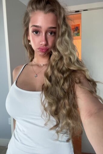 sofyaplotnikova / https: / notsofya / xsofya_x Nude Leaks Photo 16
