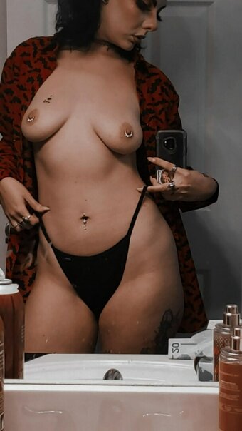 somethingvvicked / gothbitchjuice Nude Leaks OnlyFans Photo 4