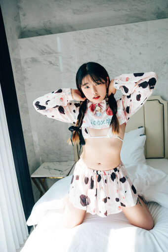 Sonson 손손 / sonson_uwu Nude Leaks Photo 8