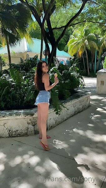 sonya.s Nude Leaks Photo 16