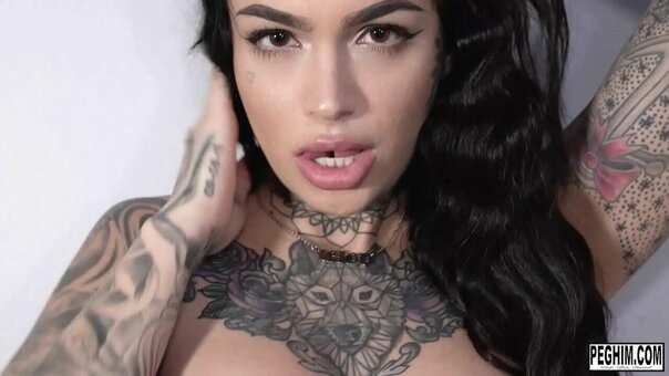 Split Tongue Nude Leaks Photo 8