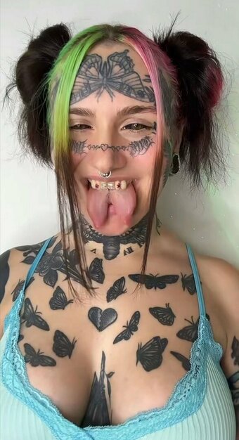 Split Tongue Nude Leaks Photo 15