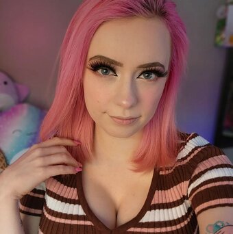 SquishShe / squishsheofficial / squishwhore Nude Leaks OnlyFans Photo 1