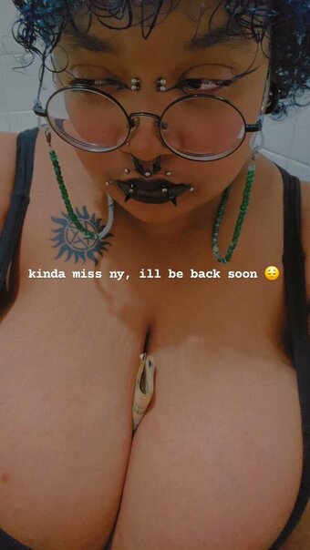 SquishyBf / gutzbf / https: / squishybf_ Nude Leaks Photo 11