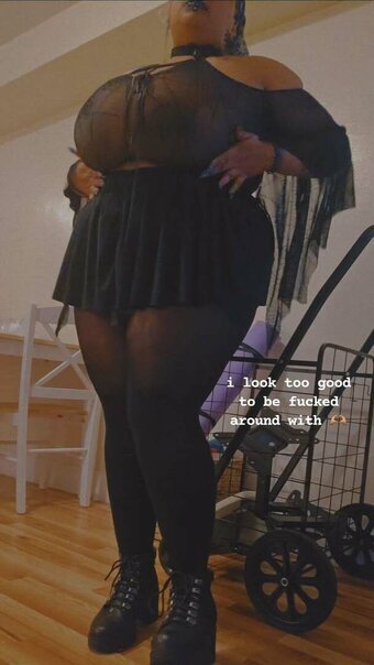 SquishyBf / gutzbf / https: / squishybf_ Nude Leaks Photo 13