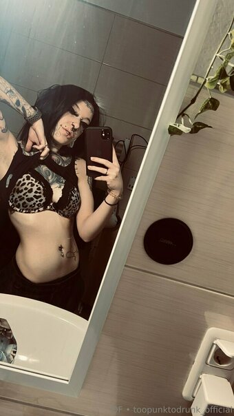 st.hell Nude Leaks Photo 15