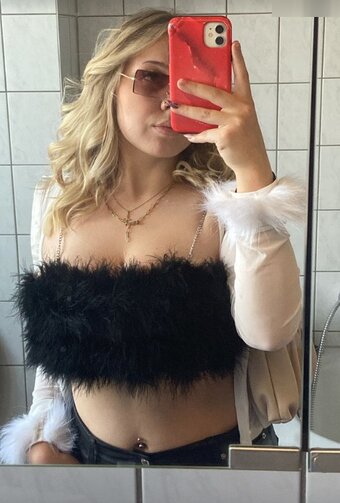 Steffihmn / steffi_hmn Nude Leaks OnlyFans Photo 2