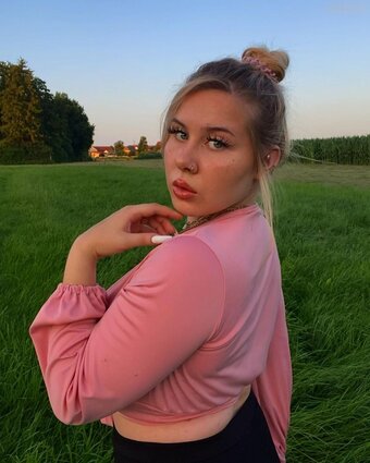 Steffihmn / steffi_hmn Nude Leaks OnlyFans Photo 14