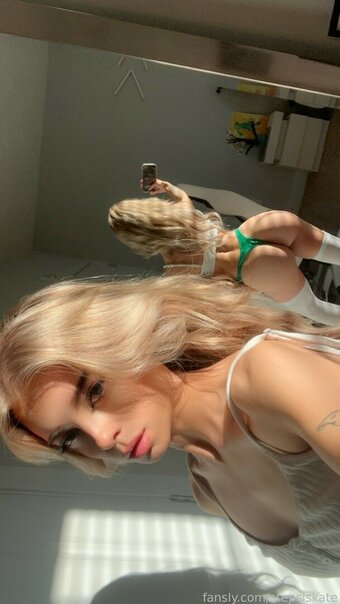 Stepsiskat / Katiemilerr / stepsiskate Nude Leaks OnlyFans Photo 7