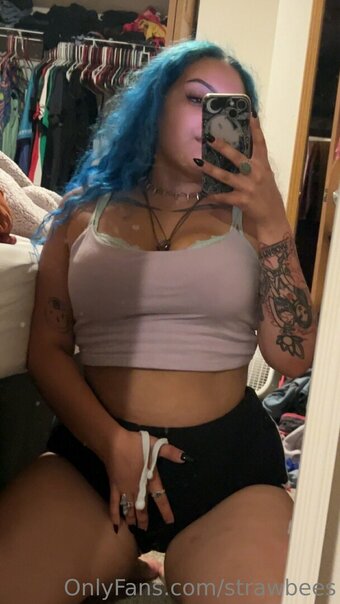 strawbees Nude Leaks Photo 3