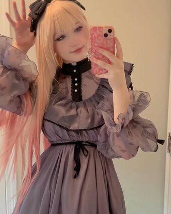 Strawbemees / Sapphiree.buni Nude Leaks Photo 2