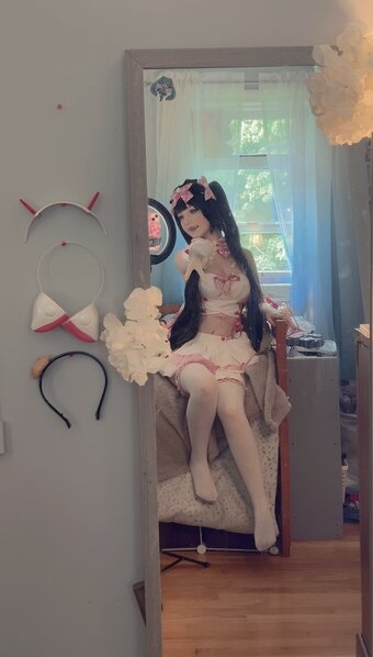 Strawbemees / Sapphiree.buni Nude Leaks Photo 8