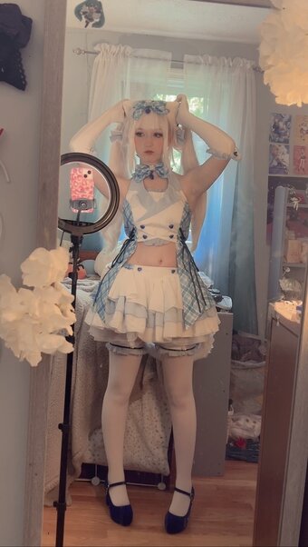 Strawbemees / Sapphiree.buni Nude Leaks Photo 9