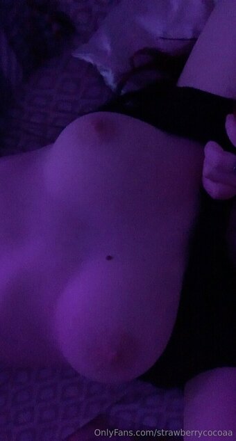 strawberrycocoaa Nude Leaks Photo 19