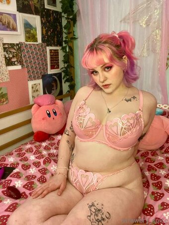 strawbry / https: / strawbryspice Nude Leaks OnlyFans Photo 5