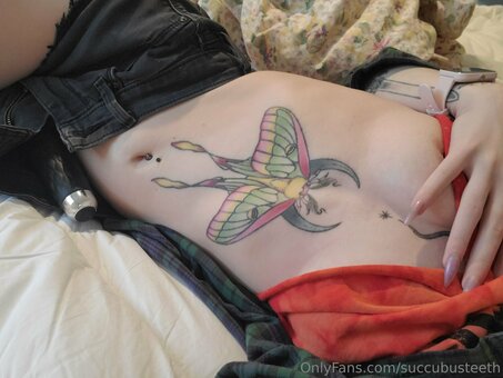succubusteeth Nude Leaks Photo 2