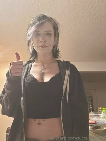 succubusteeth Nude Leaks Photo 4