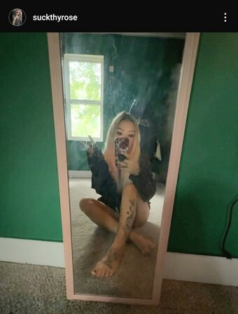 Suckthyrose / https: Nude Leaks Photo 9