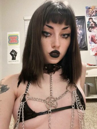 Sugarf4riy / Arisa Vurr / sugarf4iry Nude Leaks OnlyFans Photo 15