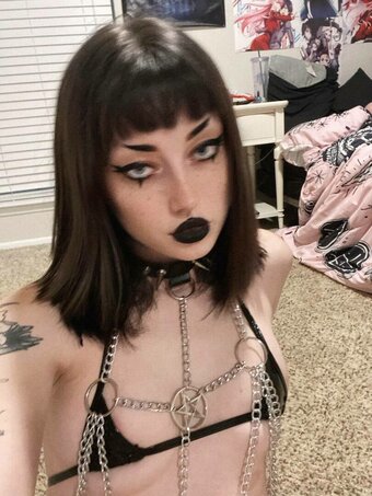 Sugarf4riy / Arisa Vurr / sugarf4iry Nude Leaks OnlyFans Photo 16