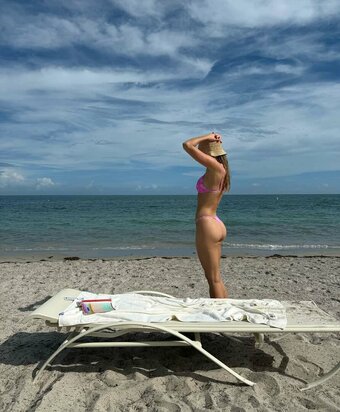 sumgoodeats / Emma Hunter Nude Leaks Photo 15