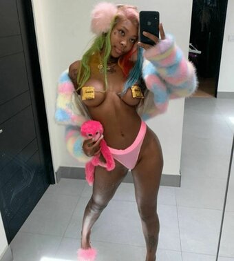 Summer Walker / queenbby94 / summerwalker Nude Leaks OnlyFans Photo 4