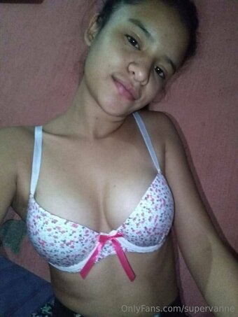 supervanne Nude Leaks Photo 24