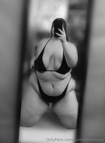 surrendertoevie Nude Leaks Photo 3