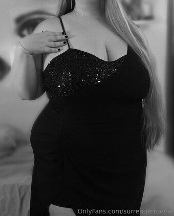 surrendertoevie Nude Leaks Photo 14