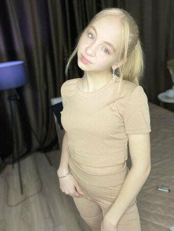 Sweete_Sofia / sweetsofia420 Nude Leaks OnlyFans Photo 3