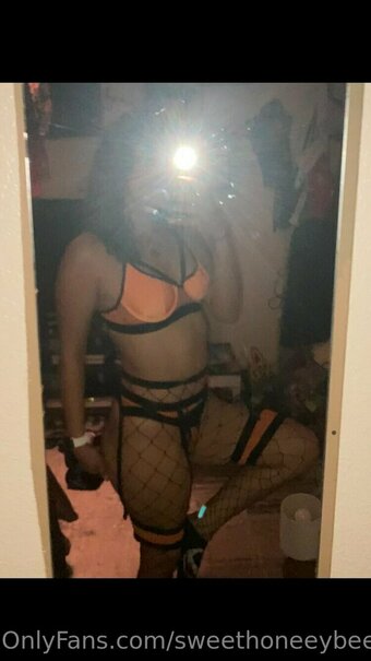 SweetHoneyBee / https: / sweethoneeybee Nude Leaks OnlyFans Photo 10