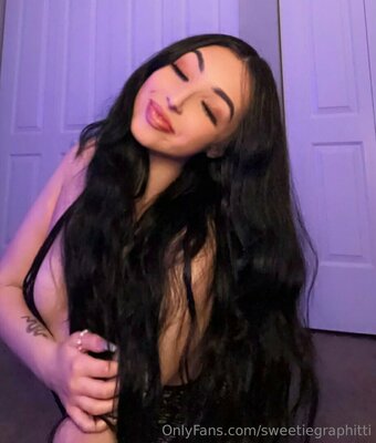sweetiegraphitti / sweetiegraffitiparty Nude Leaks OnlyFans Photo 11