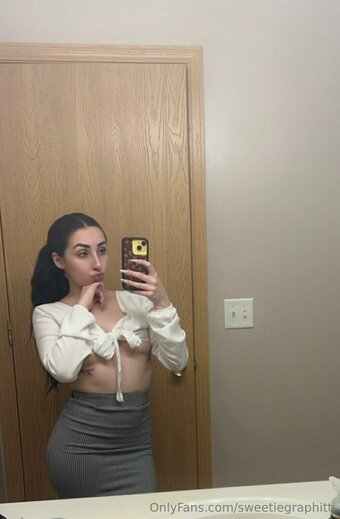 sweetiegraphitti / sweetiegraffitiparty Nude Leaks OnlyFans Photo 22