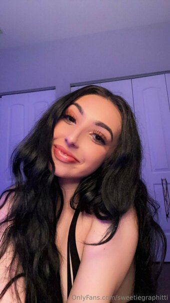 sweetiegraphitti / sweetiegraffitiparty Nude Leaks OnlyFans Photo 24