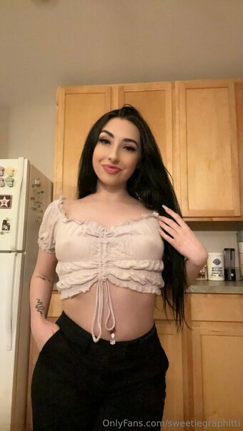 sweetiegraphitti / sweetiegraffitiparty Nude Leaks OnlyFans Photo 27