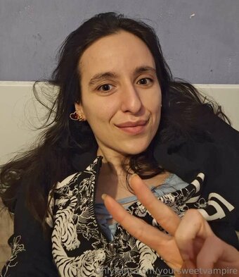 Sweetvampire / yoursweetvampire Nude Leaks OnlyFans Photo 10