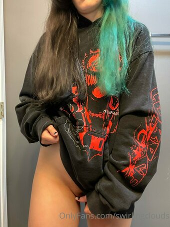 swirlingclouds Nude Leaks Photo 2