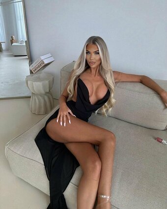 Sylvijaa Nude Leaks Photo 29