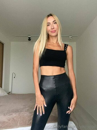 synapsedream Nude Leaks Photo 16