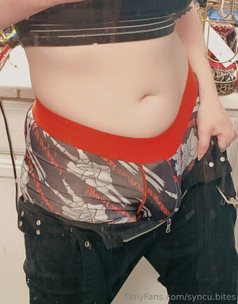 syncu.bites Nude Leaks Photo 18